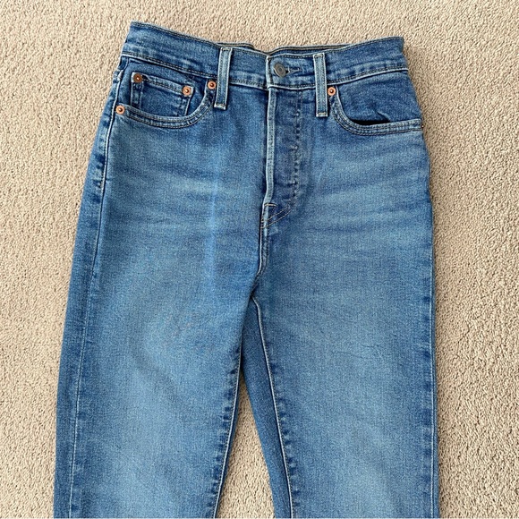 Levi’s High Rise Wedgie Straight Cropped Jeans - Medium Wash - Picture 5 of 14